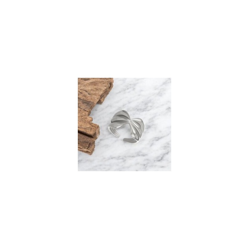 Anillo ajustable color plata acero inoxidable lazo