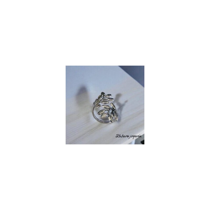 Anillo ajustable color plata acero inoxidable floral
