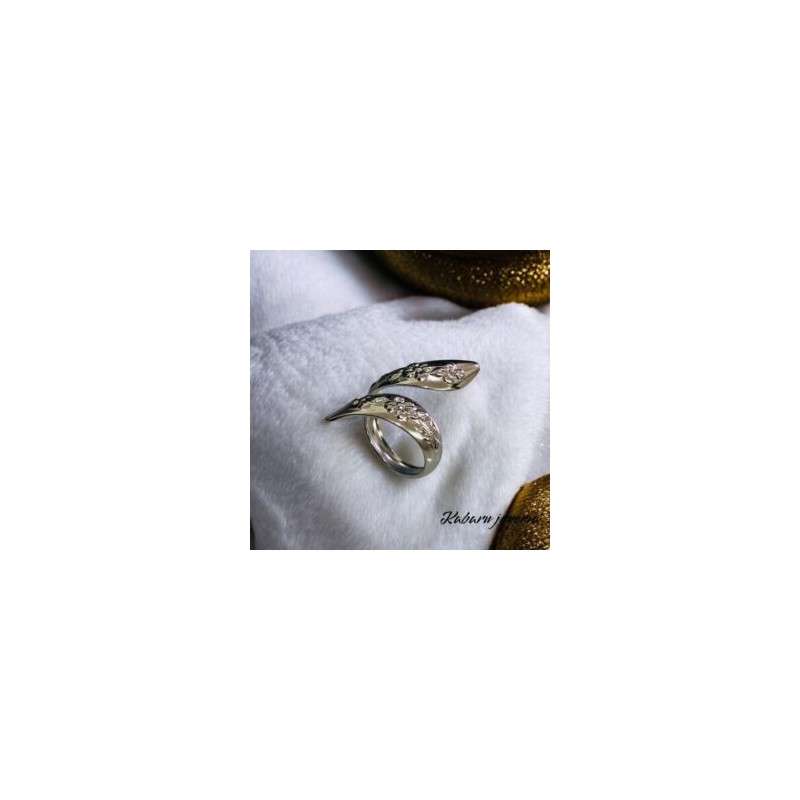 Anillo ajustable color plata acero inoxidable floral