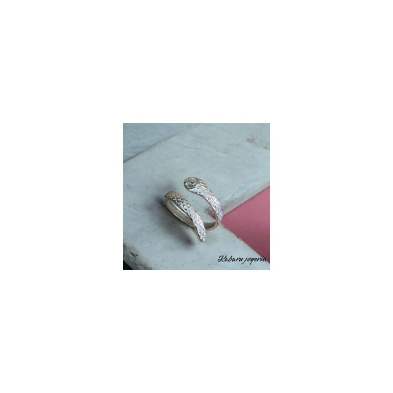 Anillo ajustable color plata acero inoxidable serpiente